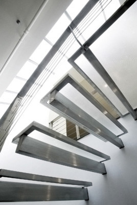 پله شیشه ای