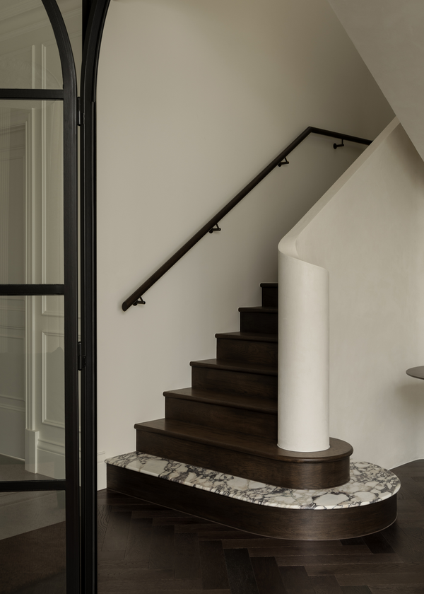 گرایش جدید طراحی پله گرد و فلزی ۲۰۲۵: آخرین پله متفاوت برای دکوراسیون لوکس گرایش جدید طراحی پله گرد و فلزی ۲۰۲۵: آخرین پله متفاوت برای دکوراسیون لوکس