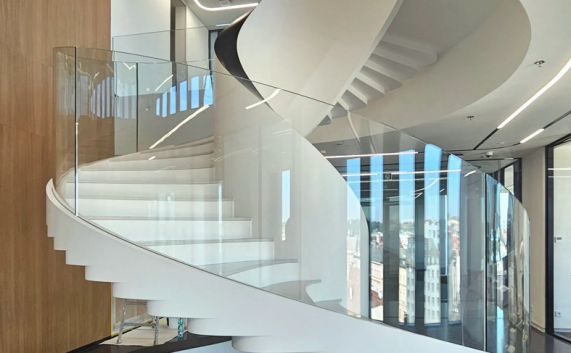 اهمیت و کاربرد پله گرد (مارپیچ) در ساختمان‌های عمومی